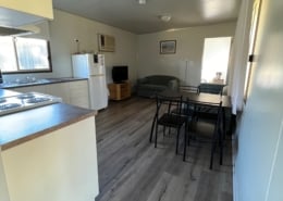 Lounge/Dining Area